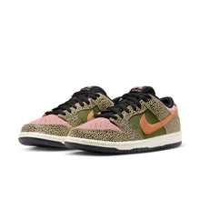 Load image into Gallery viewer, Nike SB "Dunk Low Pro QS" Arts Rec
