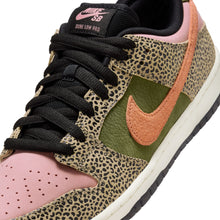 Load image into Gallery viewer, Nike SB "Dunk Low Pro QS" Arts Rec