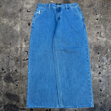 Load image into Gallery viewer, Gloe &quot;Tribal Heart&quot;  Blue Jean
