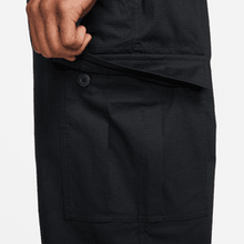 Load image into Gallery viewer, Nike SB &quot;Kearny Cargo&quot; Black Pant
